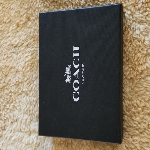 NWOT IOB Coach Men's Saddle Tan Wallet & Key Ring Boxed Set ๐๐ - Picture 13 of 16